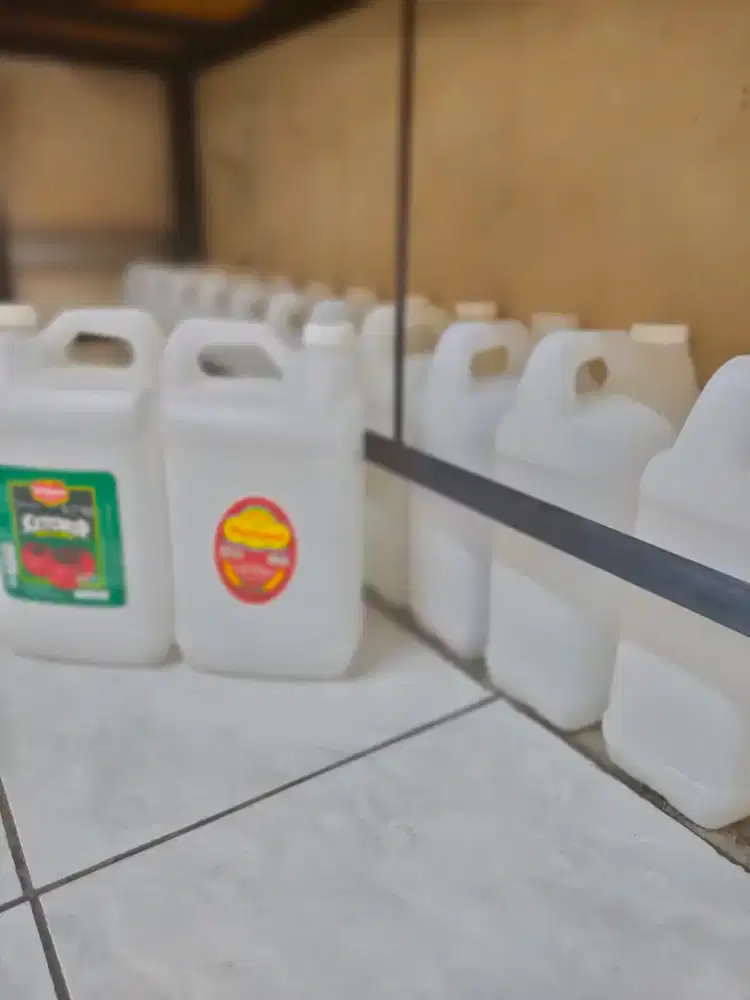 Jerigen bekas saos,kecap,sunlight