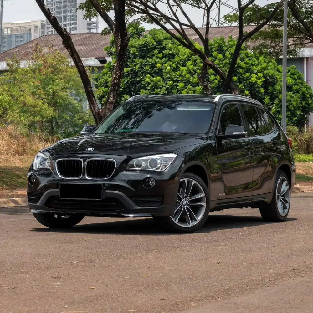 BMW X1 sDrive18i Sport Line E84 LCI 2015/2016 Black On Red - Mobil ...