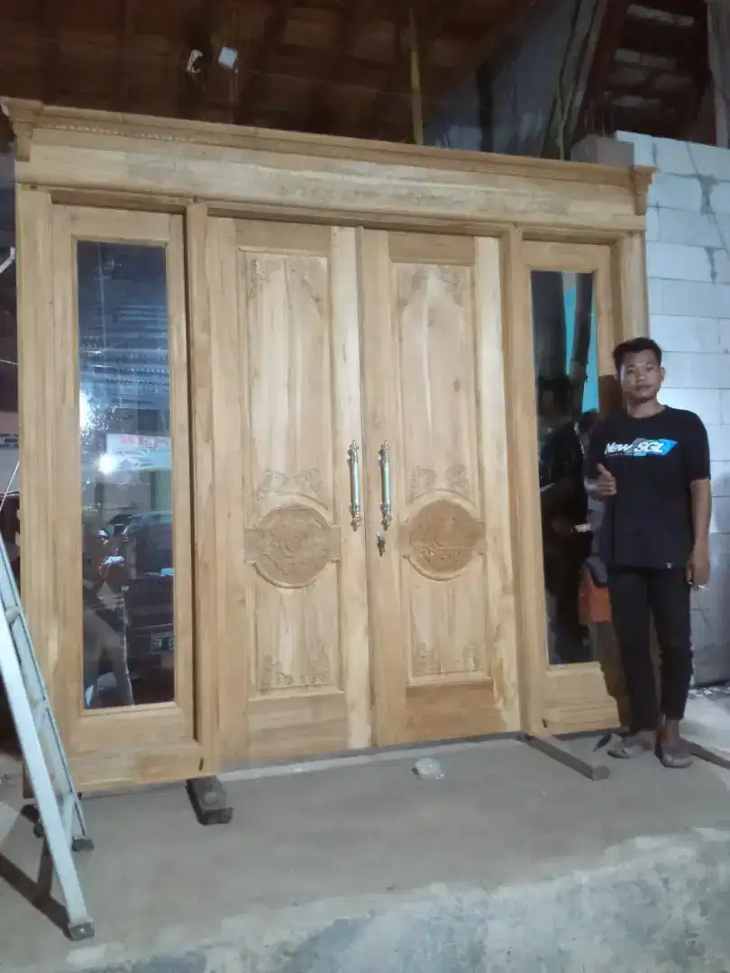 Pintu gebyok ukir