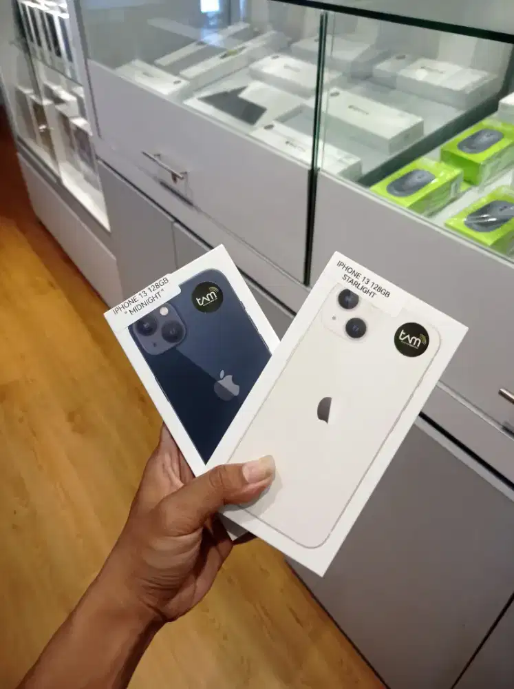 iPhone 13 128gb new garansi resmi free adapter dan garansi tecprotec