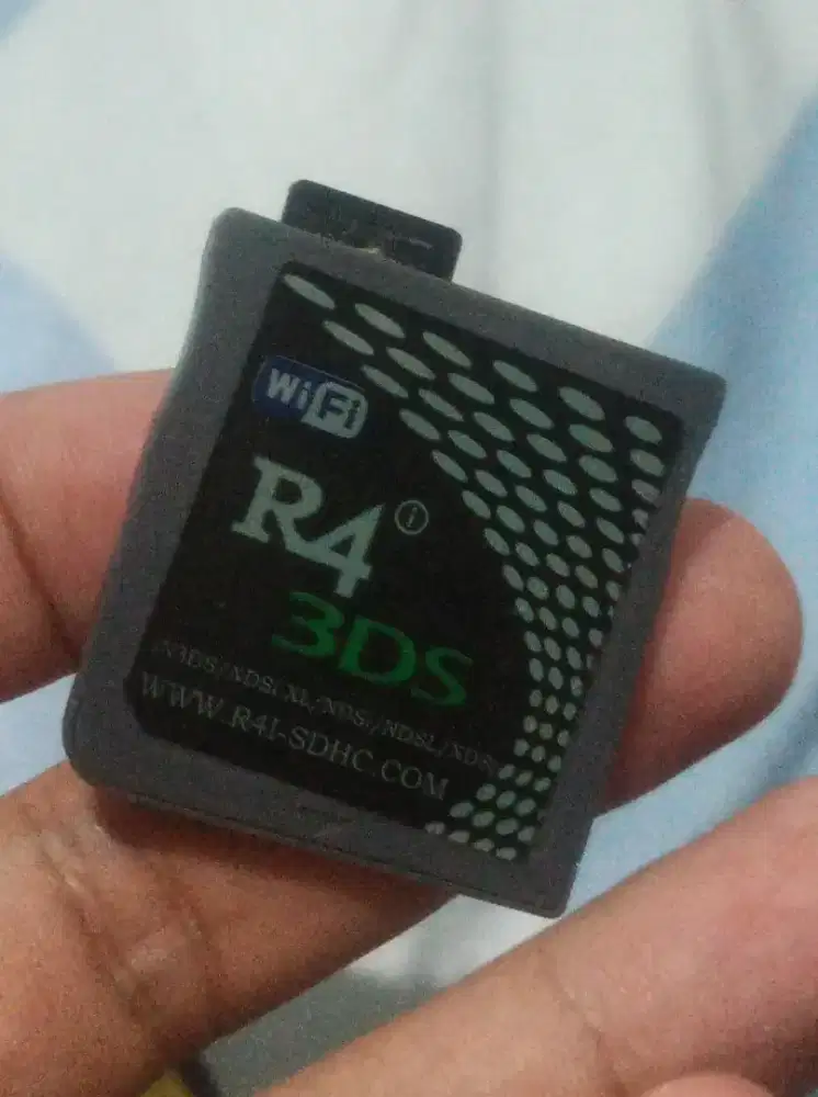 R4 buat nds dan 3ds 4gb fullgames