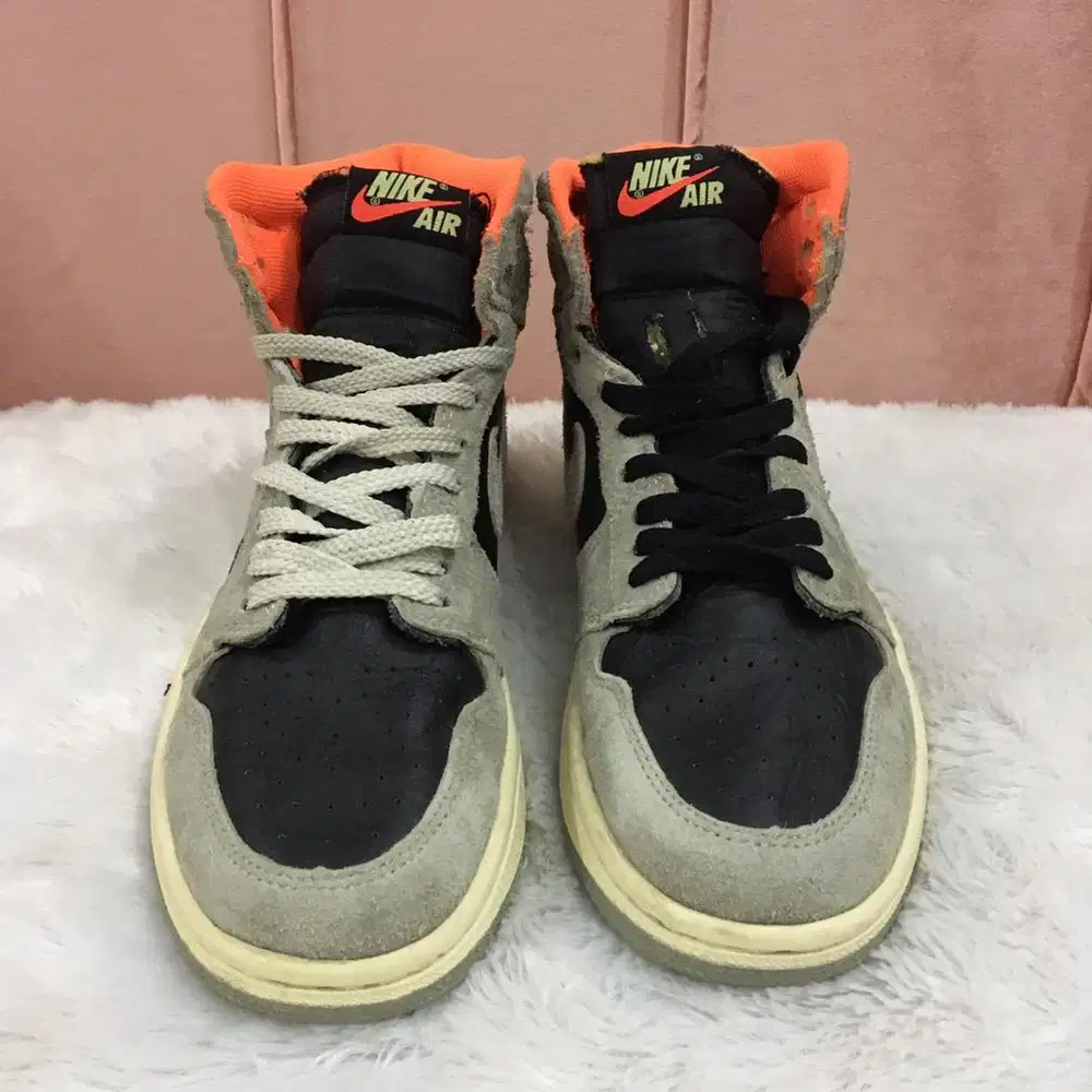 Air Jordan 1 High og Grey Crimson
