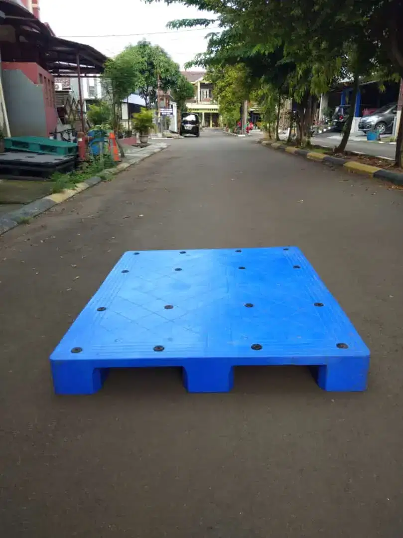 Pallet plastik baru