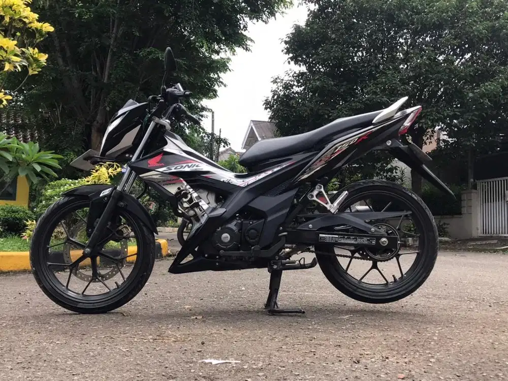 Honda Sonic hitam mulus