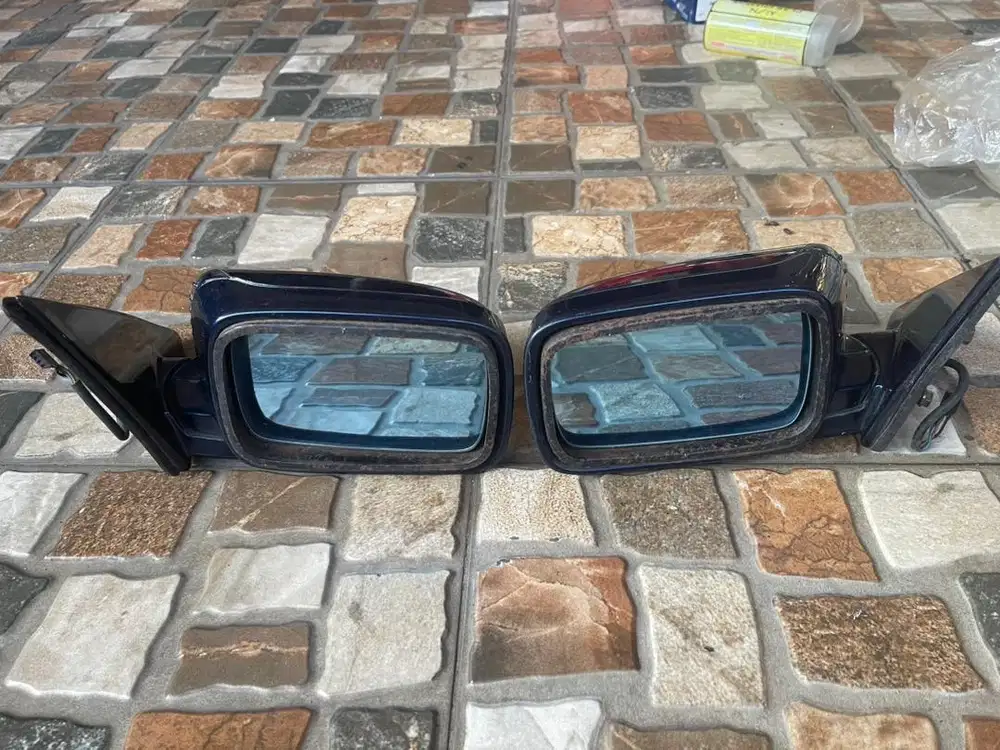 Spion E36 tahun 1993 (kanan -kiri)