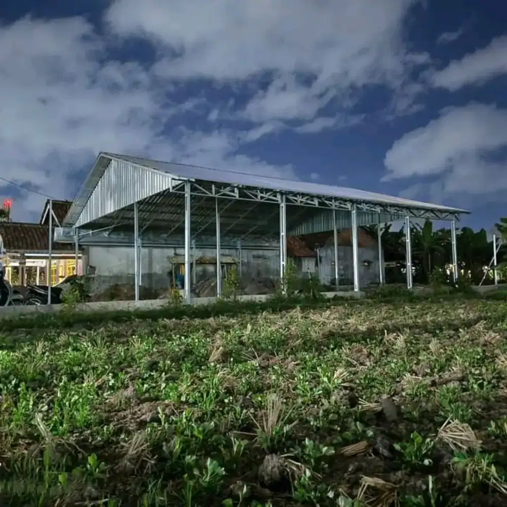 Gudang full baja ringan dinding spandek