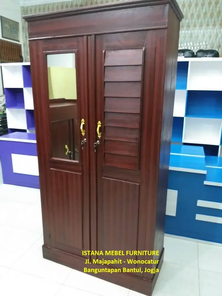Lemari Almari Kaca Hanger Gantung Baju Pakaian 2 Pintu 2 Kayu (gpg)