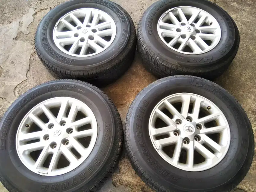 Velg toyota fortuner vnt ring 17 sama  ban 90 %