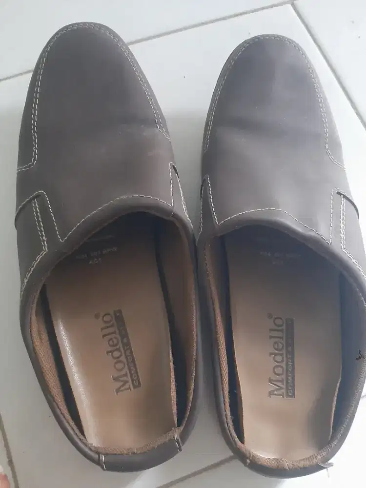 Di jual sandal sepatu merk modello dari pertama beli belum di pake lgi
