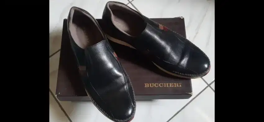 Sepatu kulit ori BUCHERI