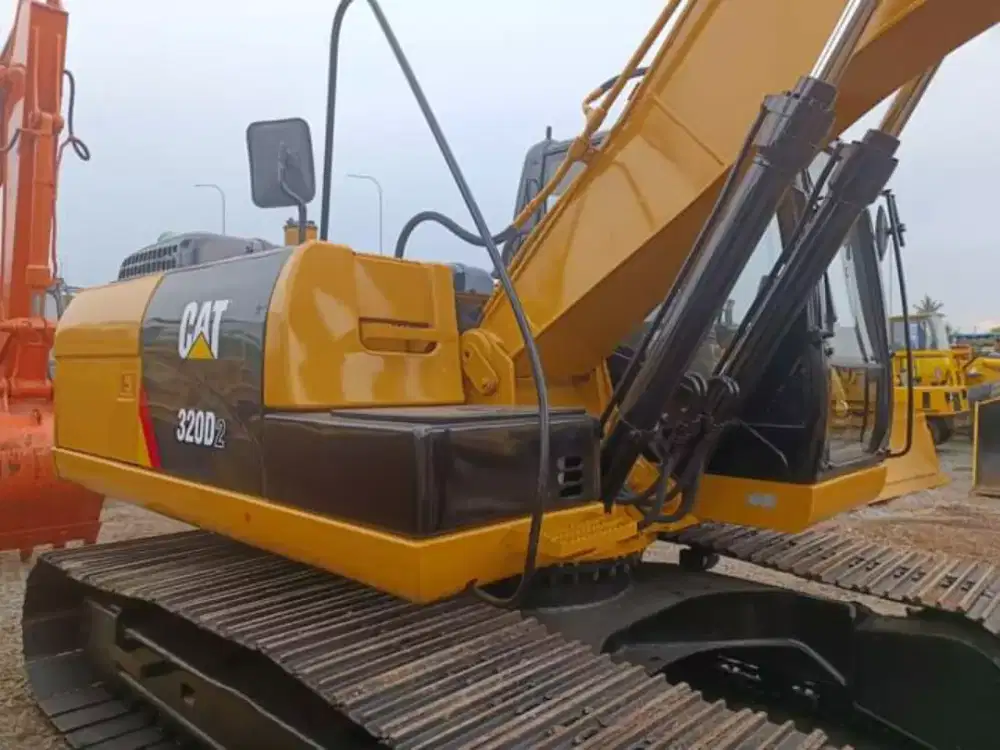 Excavator Caterpilar 320D2 tahun 2016
