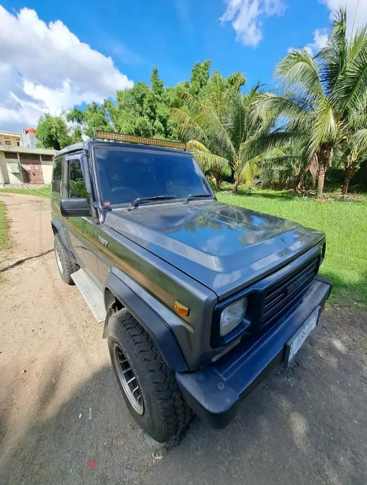 Daihatsu Taft GT F70 4x2 '93 - Macho & Mulus Luar Dalam - Eks KolPri.