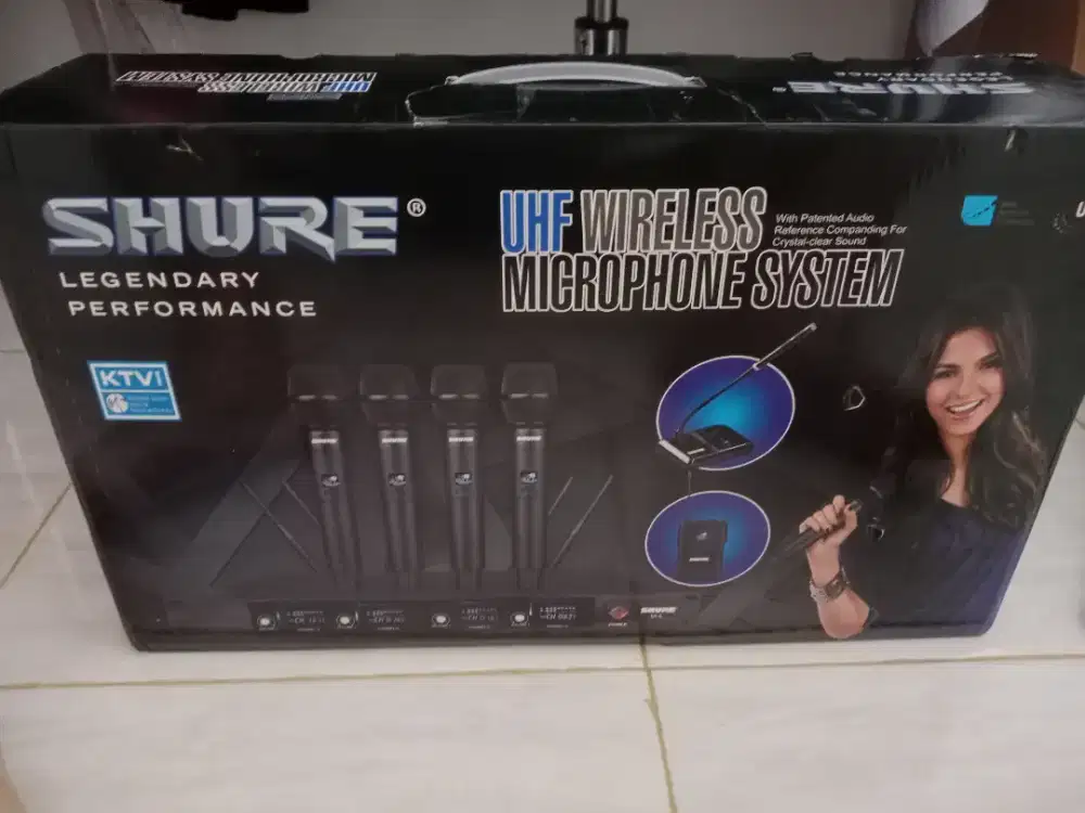UHF WIRELESS 4 MIC (2 HEADMIC 2 HANDHELD)