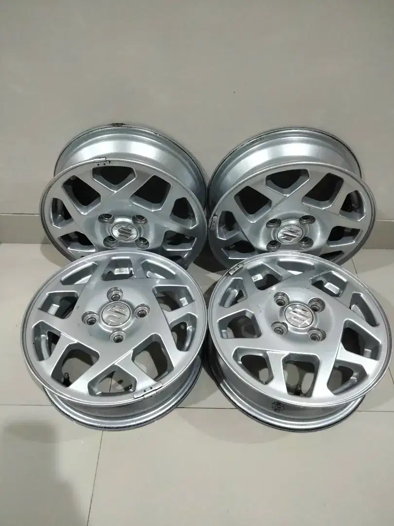 Velg ukuran ring 13