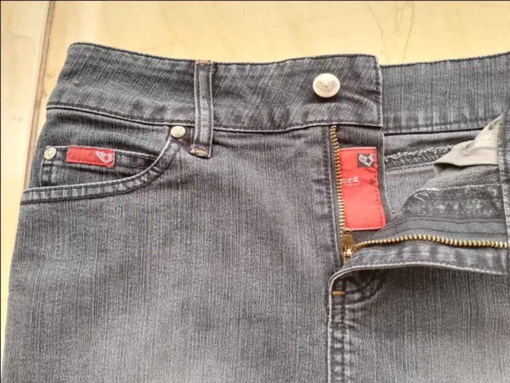 ROK BAWAHAN JEANS CDL