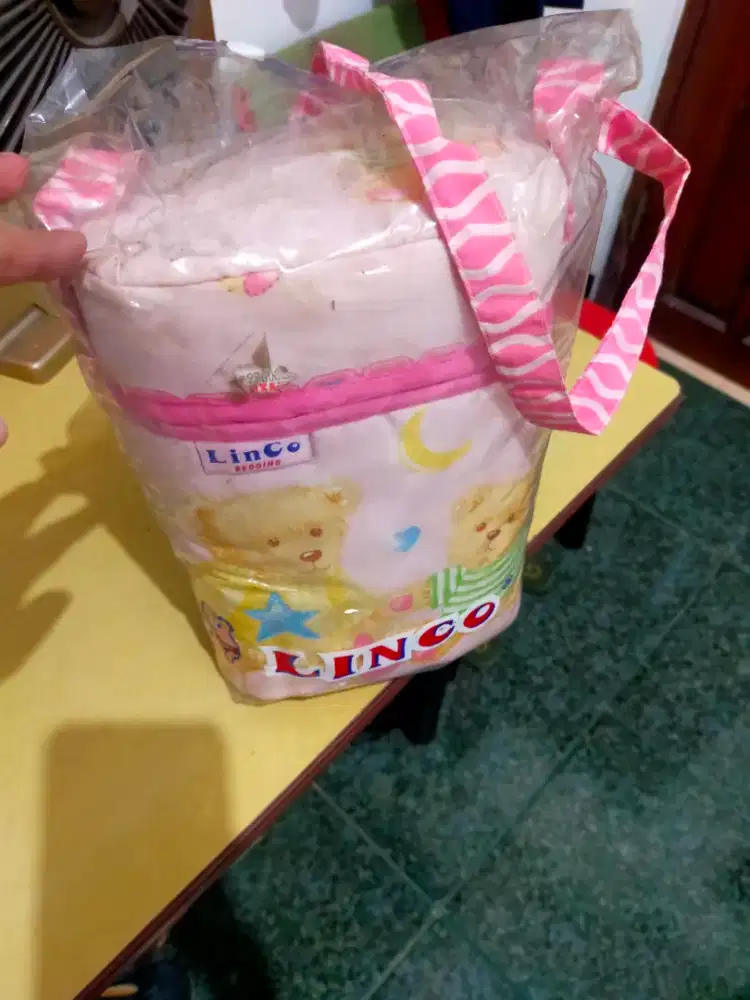 Tas linco warna merah muda