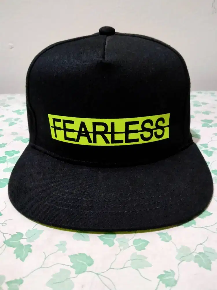 Topi Snapback ( Preloved )