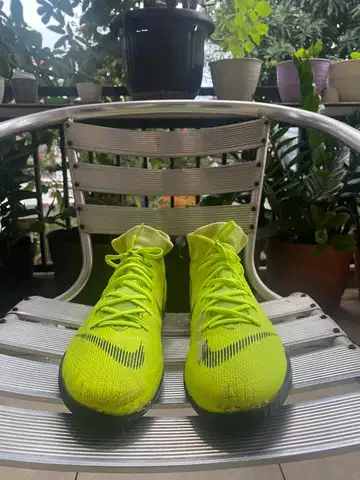 Sepatu futsal outlet nike mercurial superfly