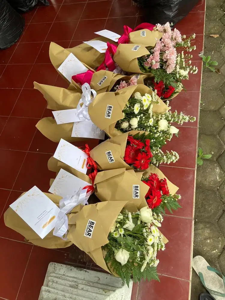 Buket Bunga Termurah Wisuda Ultah Jadian
