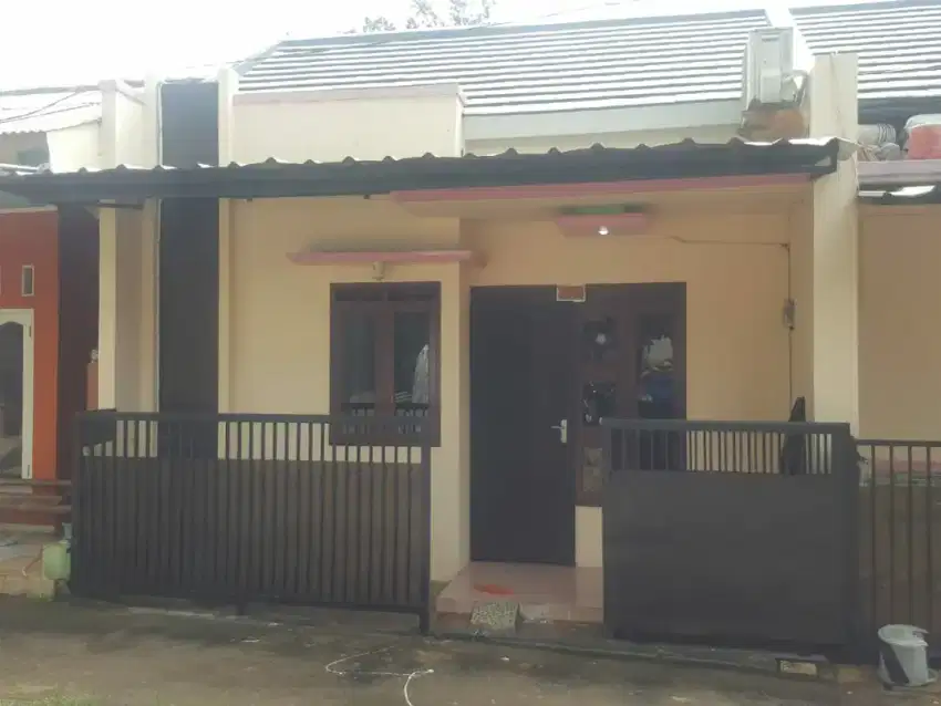 rumah di  kontrakan di jln   kayu gede 3 no 148.kec serpong ut tangsel