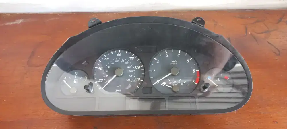 SPEEDOMETER BMW E46