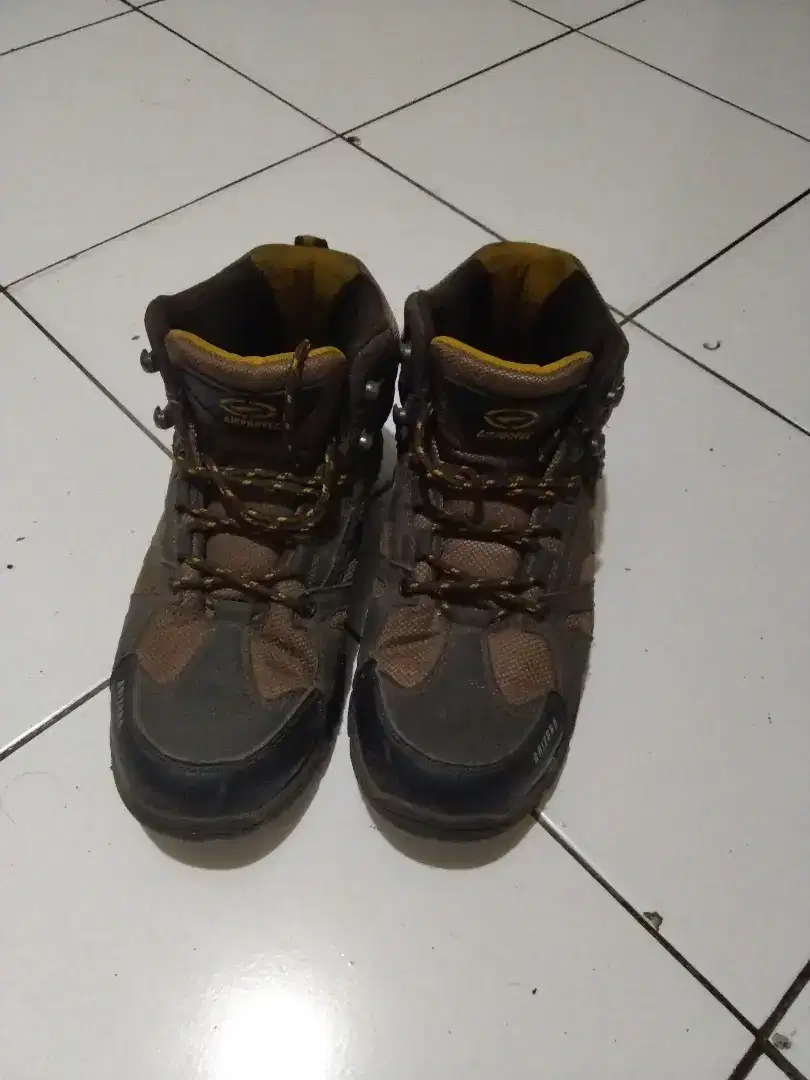 Sepatu Air Protect Arizona