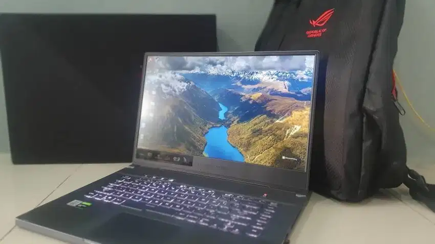 Asus ROG ZEPHYRUS M15 2020 GU502LU i7-10750H NVIDIA GeForce GTX 1660Ti
