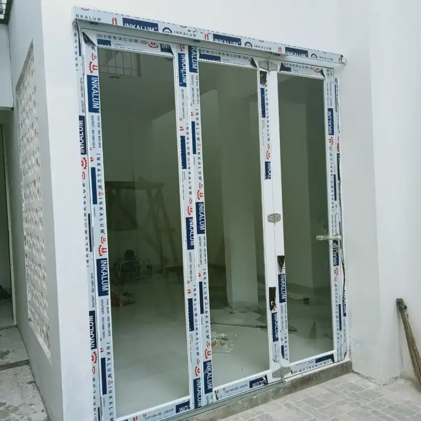 pintu dan jendela aluminium