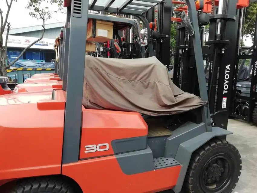 FORKLIFT 100% Baru (TOYOTA, TCM, MITSUBISHI, CAT, UNITCM)