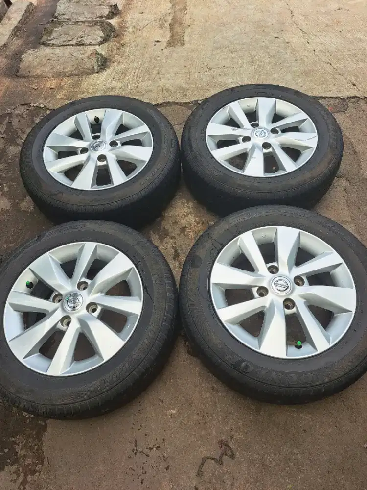 Velg mobil nissan livina r15 for latio xenia avanza