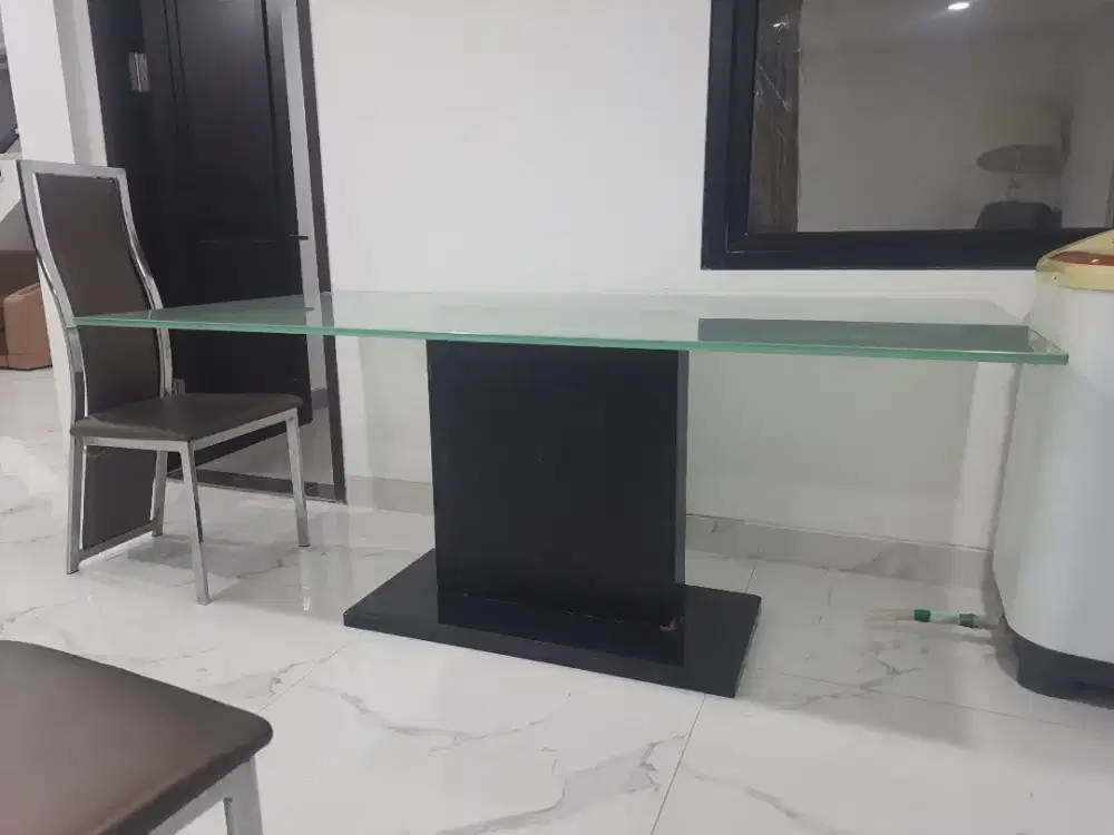 MEJA MAKAN KACA TEMPERED