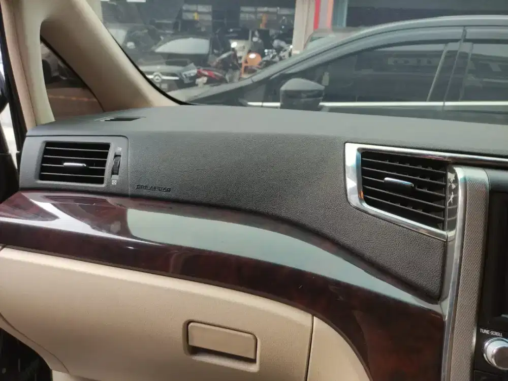 Service / repair / Retrim dashboard Harrier ,Camry, Vellfire ,Altis dl