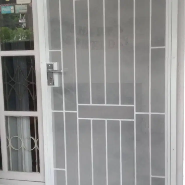 pintu dobel pengaman