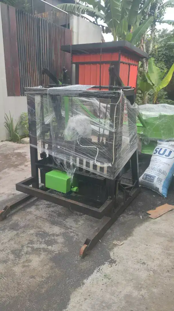Mesin batako isi 10 /cetak batako 10 biji