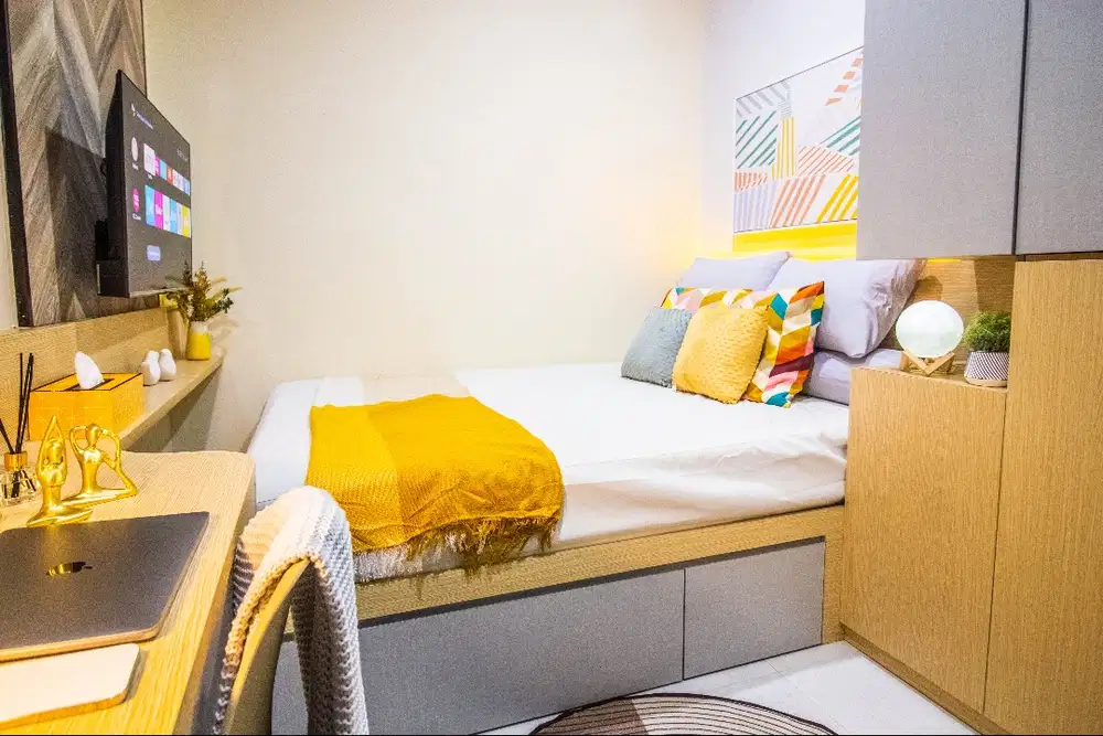 Hayam Wuruk Suites Co-Living KOS KOST Starbucks Hayam Wuruk Plaza