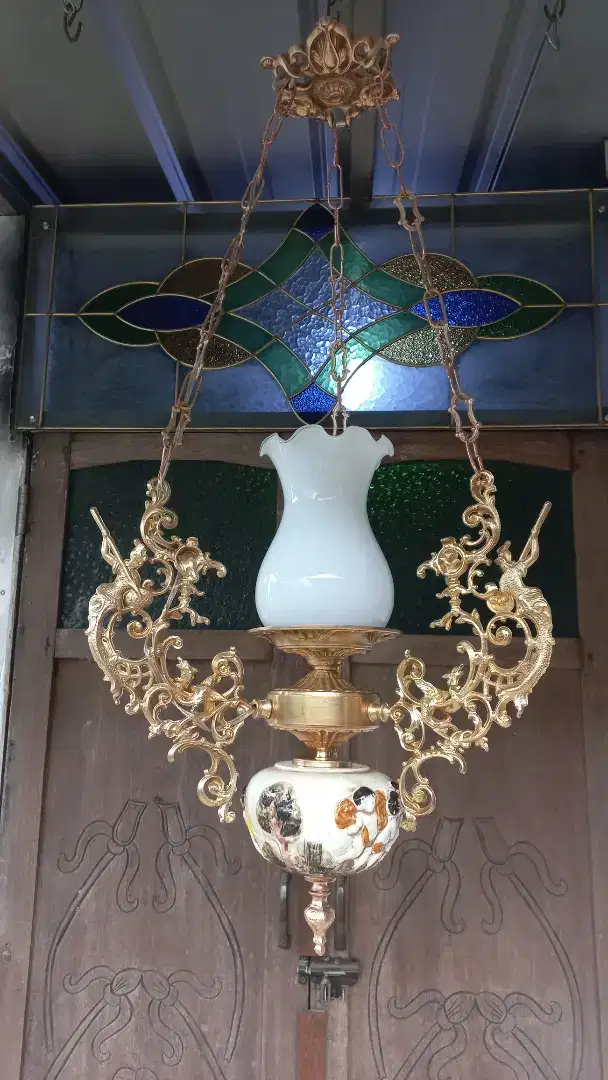 Lampu gantung antik