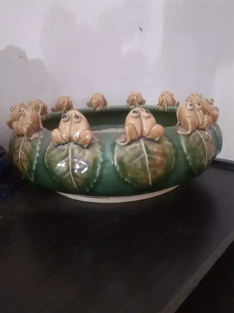 Pajangan pot antik kuno