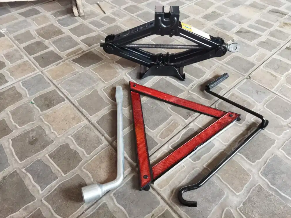 Dongkrak mobil baru lengkap