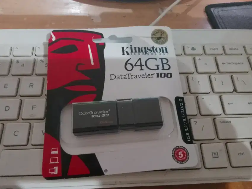 Flashdisk Kingston original 64 GB garansi resmi 3 tahun