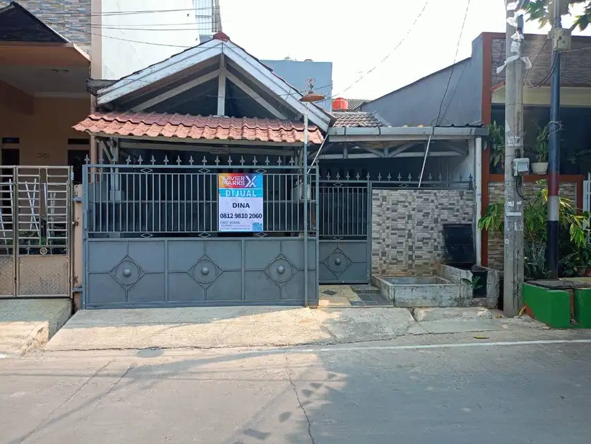 Bekasi Timur Regency 1. Hadap jalan utama.