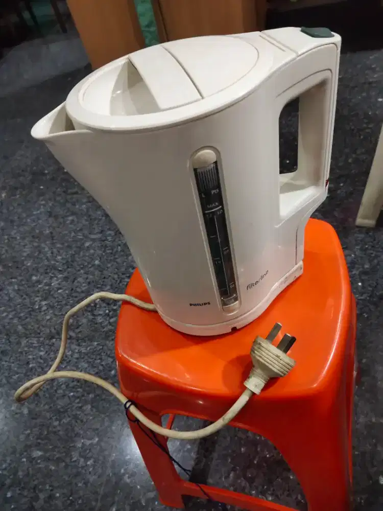 Philips Filterline Kettle Listrik HD4391