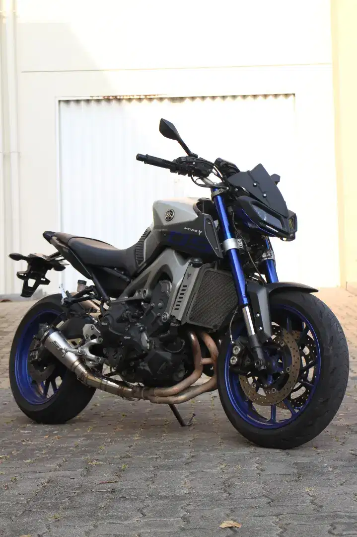 Yamaha Mt09 Blue race 2017, kondisi like new, full mulus, cakep, no PR