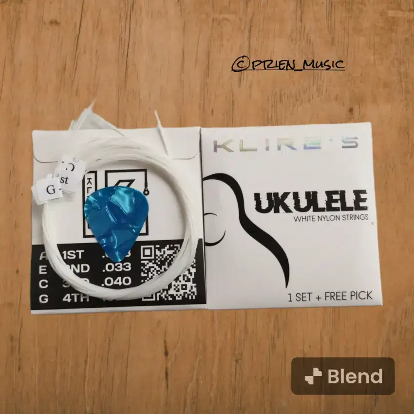 Senar ukulele klires white nylon 4 strings free pick