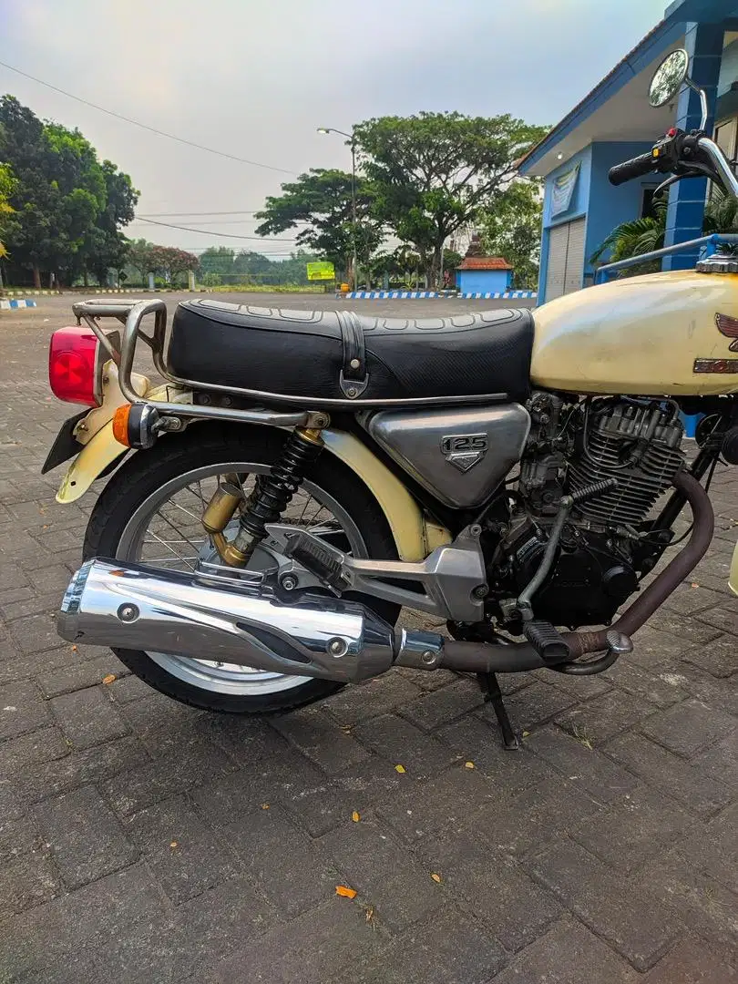 Honda CB100 tahun 1982