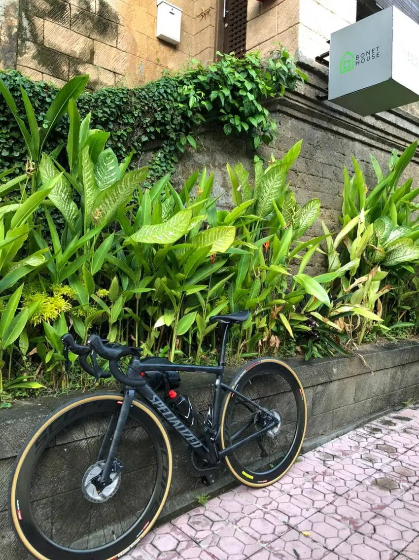 Sepeda bekas Specialized Tarmac Comp SL6 2020