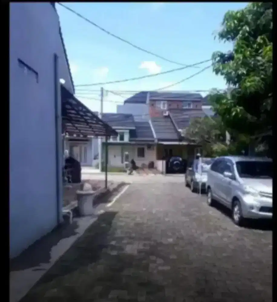 Disewakan rumah di lokasi strategis , Affordable