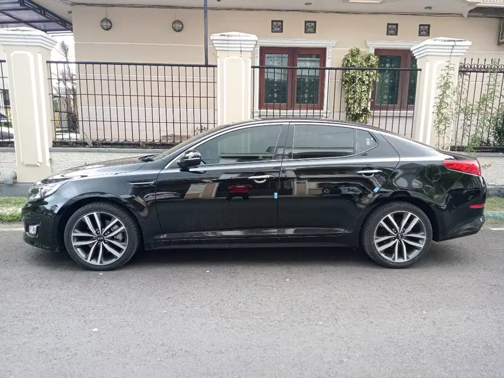 Toyota Camry V 2016, Kia Optima