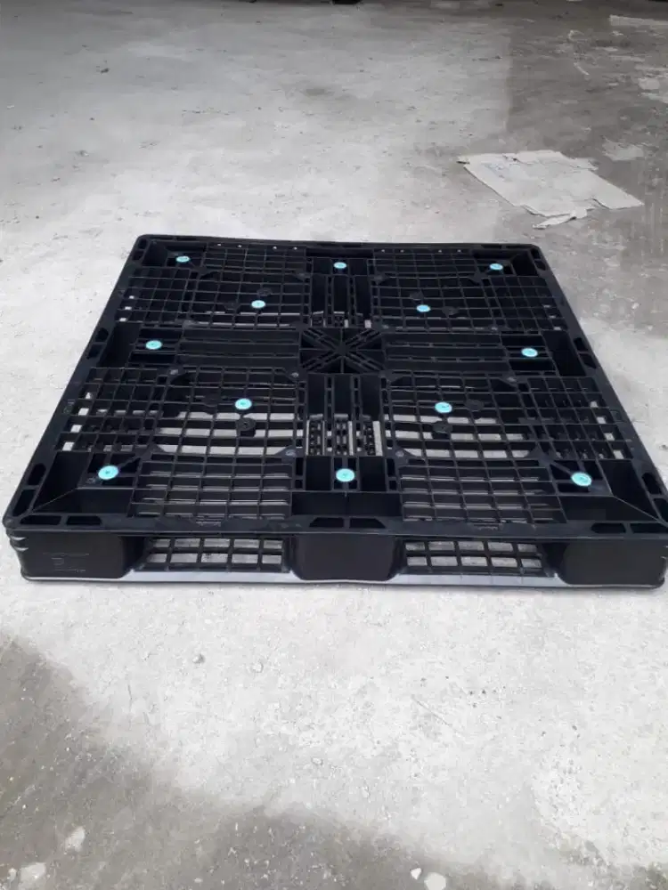Pallet plastik baru