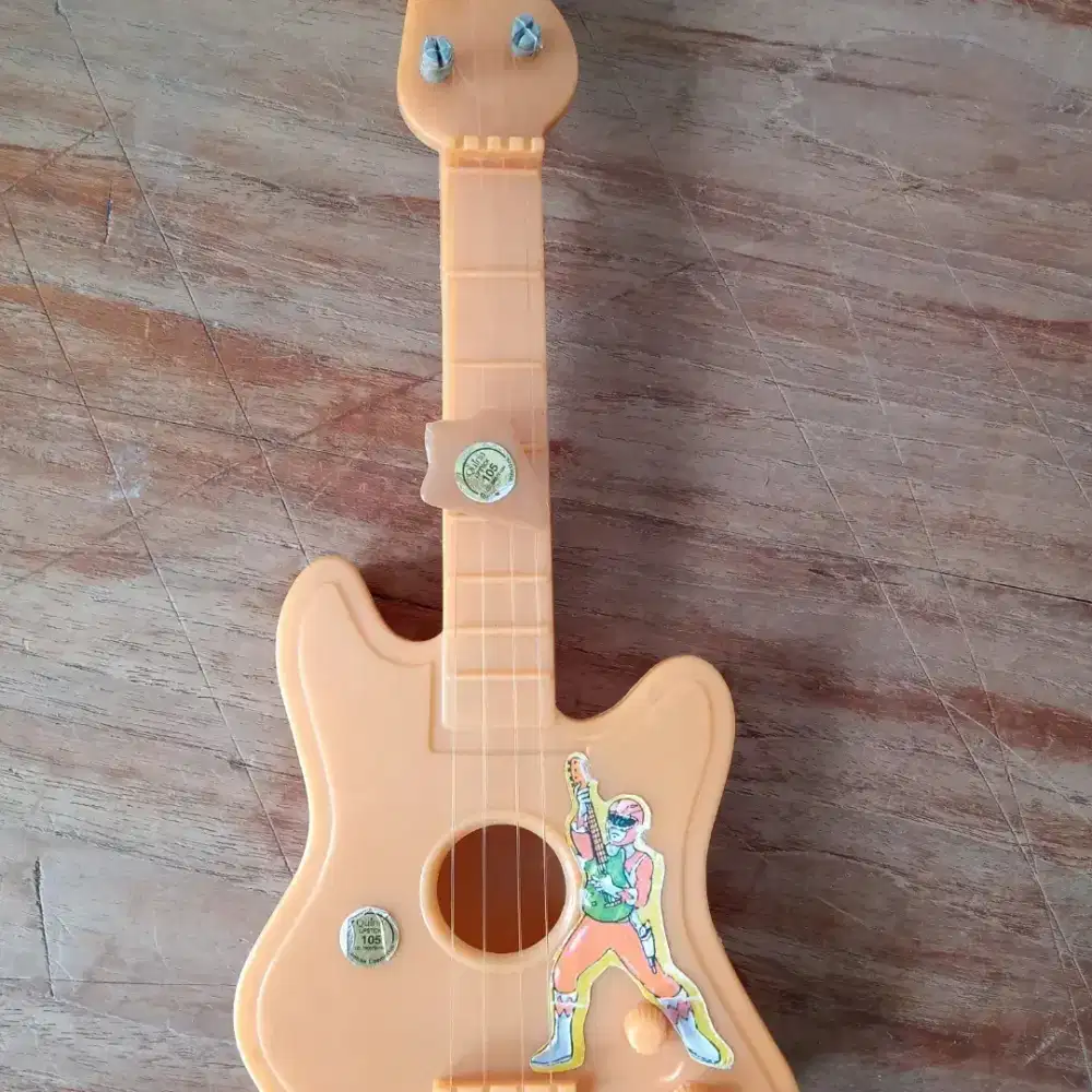 Gitar mainan, pajangan bebek