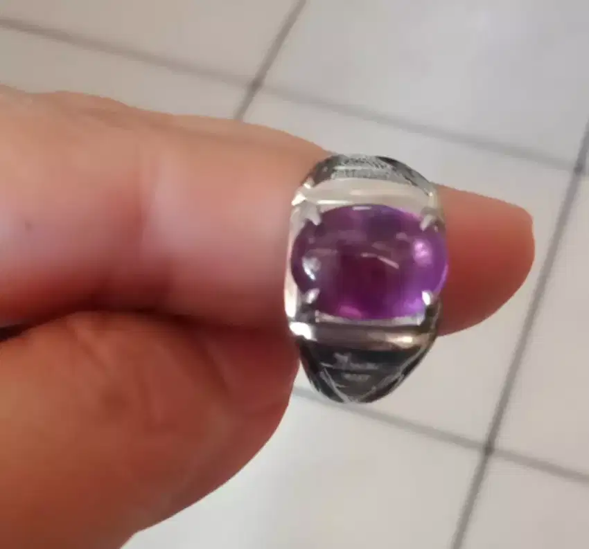 Cincin batu permata ungu kecubung